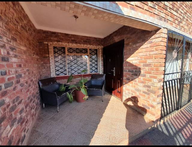 3 BEDROOM FREESTANDING SOLD IN KHUMA